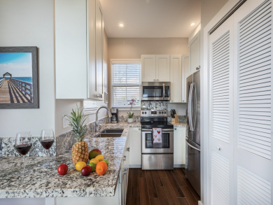 Kauai Luxury At Its Finest Walk to Beaches Six Bedrooms